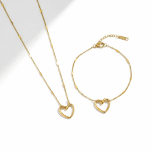 Heart-shaped necklace and bracelet set - elegant and simple design